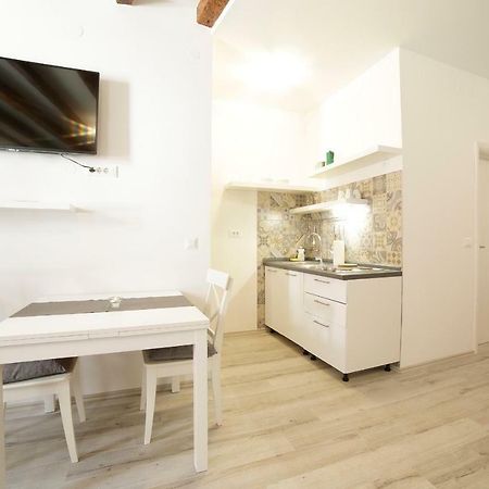 Zen Studio In Center Of Rovigno Esterno foto